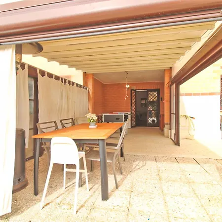 Garden Apartment *